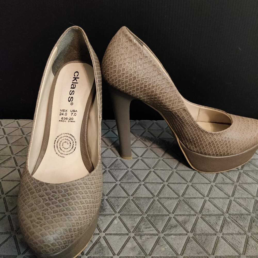 Cklass Taupe Platform Pumps Size 7